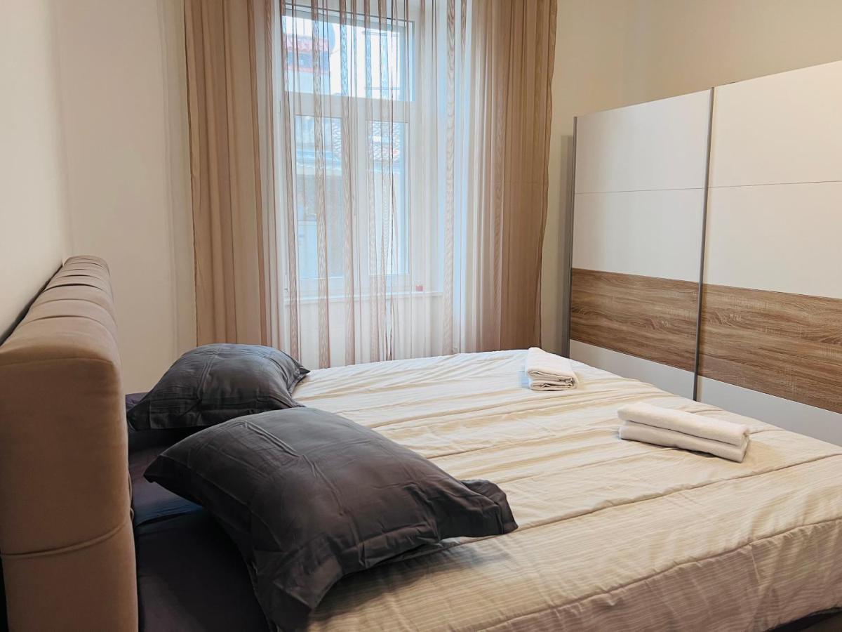 Apartment For Special Getaway Rose Pula Extérieur photo